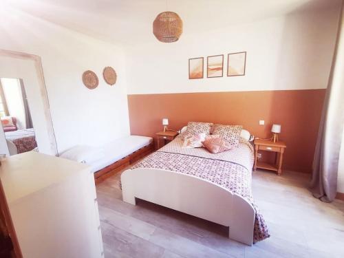 Escapade au Prieuré gîte à louer Oizé