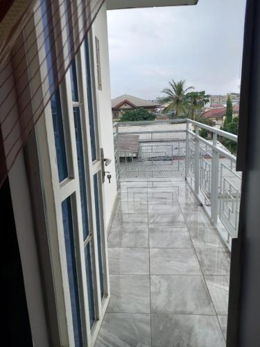 阳台/露台, Magnifique Appartement à Kotto, Calme, Propre et Sécurisé avec groupe Electrogène et WiFi (Magnifique Appartement a Kotto, Calme, Propre et Securise avec groupe Electrogene et WiFi) in 路波姆