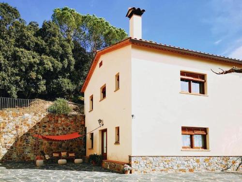 House with garden, games area and shared pool