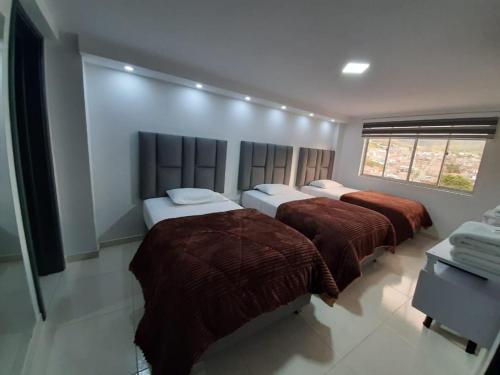 3 twin beds