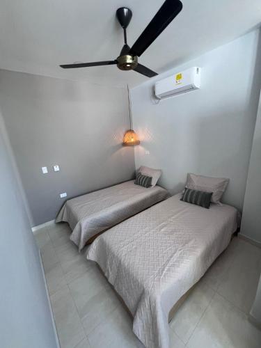 2 bedrooms, 4 beds
