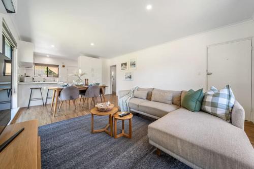 Harmony at Henley Beach, Grange (photo 4)