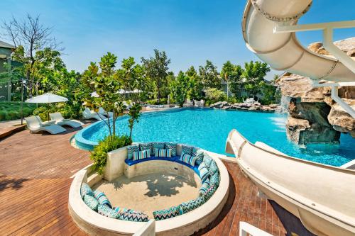 520395577 Phukalini Luxury Pool Villa & Onsen