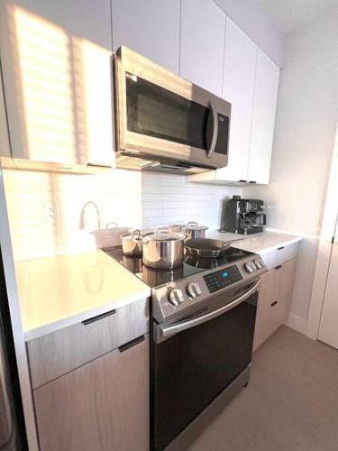 Warm and welcoming Spacious 2bedroom condo