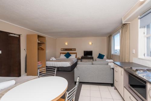 Capital View Motor Inn - Free Parking - image 4