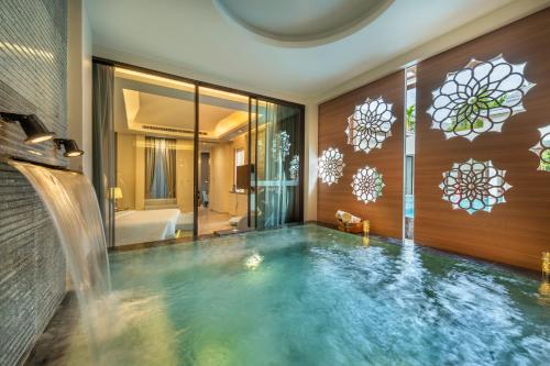 520397706 Phukalini Luxury Pool Villa & Onsen