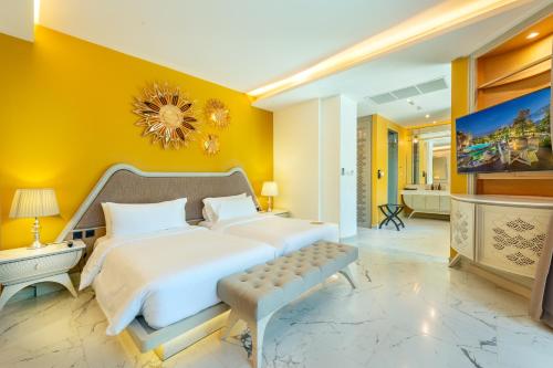 room detail thumbnail 1