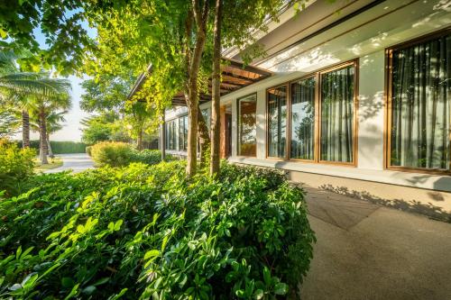 520398256 Phukalini Luxury Pool Villa & Onsen
