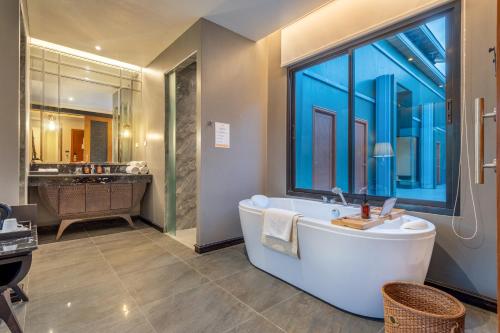520399180 Phukalini Luxury Pool Villa & Onsen