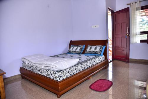 1 double bed, 1 futon bed
