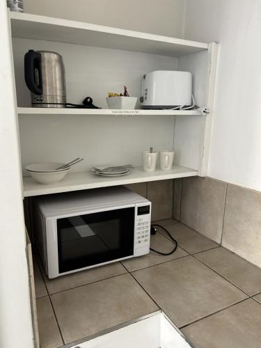 ห้องครัว, Happy Wanderer Motel Bendigo CHILDREN NOT PERMITTED over 18s only in เบนดิโก้