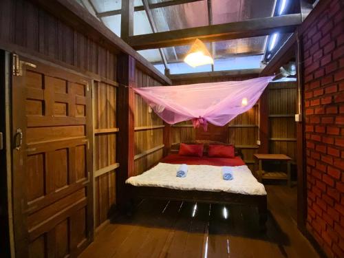 Backpacker Hostel and Jungle Trekking