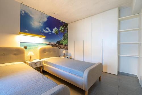 Central, Parking, Play area, 1km to the Sea