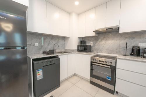 FAM Living - Serene 1BR Haven in Madinat Jumeirah Living - image 10