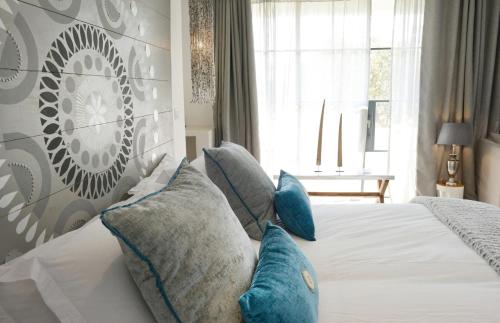 Suite, executive