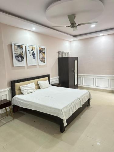 Sonebhadra guesthouse sahil palace