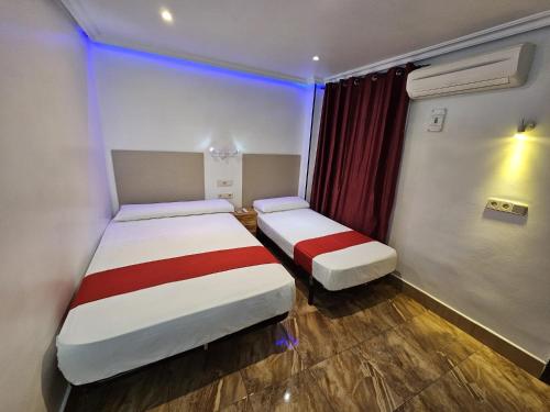 Hostal Las Vegas Room Type - Double Room with Extra Bed