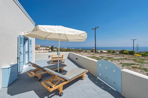 Ann-Margo House, Santorini