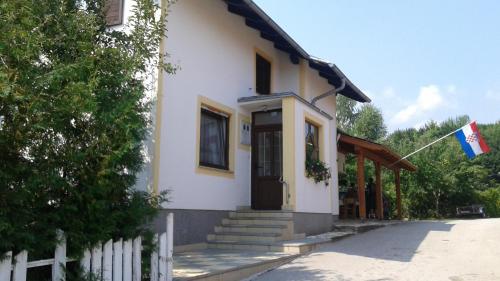  Apartment Martina in 47245 Grabovac