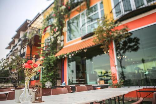 Vera Costa Hotel in Phatang