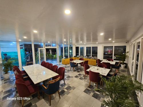 Étterem, Pipul Ocean View Resort in Penthakata