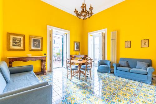 Santa Chiara Charming House with Terrace at Historical Center