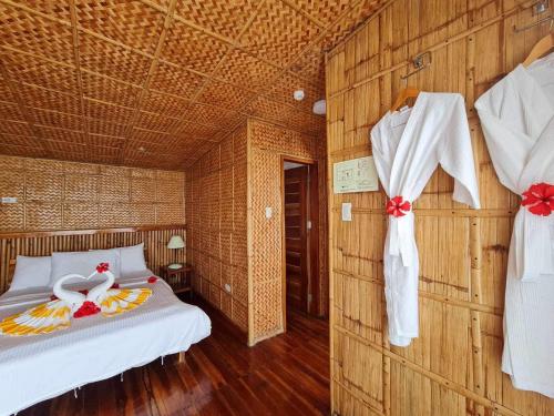 Amor Penthouse/Honeymoon Suite with Jacuzzi - Best View in the Island. Hidden Paradise!, Boracay