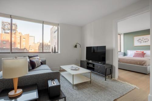 Chelsea 1br w doorman roofdeck bbq NYC-427 in New York, USA