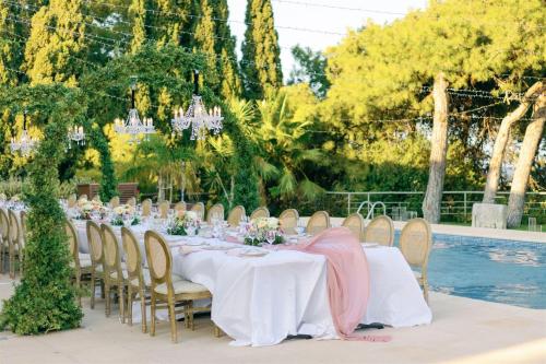 Deluxe Villa image 8