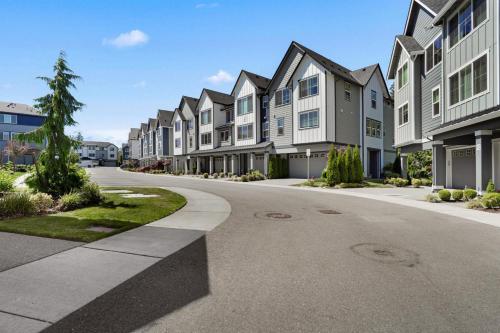 Bothell 2br w parking nr parks trails SEA-680