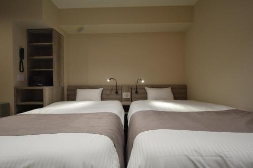 Comfort Twin Room image 10