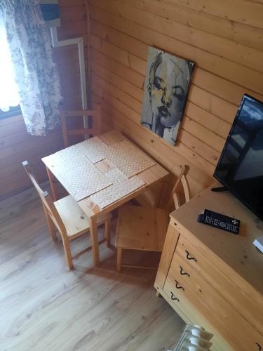 Chalet (4 Adults)