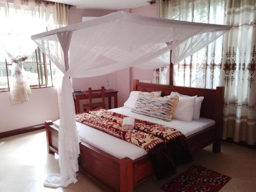 UPENDO MANYARA SAFARI LODGE photo 1