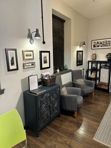 Greyfriars Studio Edinburgh - Tap to explore photos