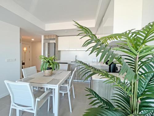 Global Properties, Apartamento con terraza y vistas al mar y a la montaña, Canet de Berenguer (foto 10)