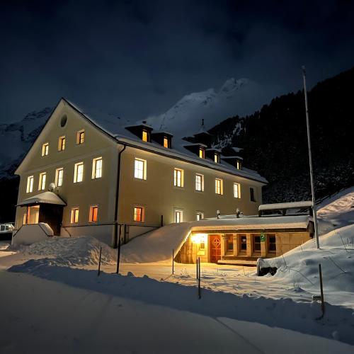 Alpengasthof Lüsens - Bergsteigerhaus - Accommodation - Sankt Sigmund im Sellrain