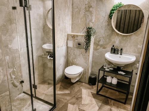 Park Hotel - image 10