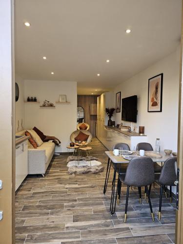 View, Appartement Cocooning near Groupe Épiscopal