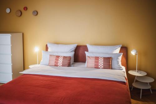 The Circus Apartments - image 9
