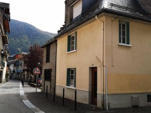 A little traditional French house Luchon-Superbagnères