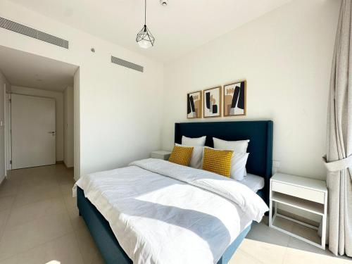 Luxury Apartment Downtown Dubai Mall Burj Khalifa View free Netflix & Prime Video - image 11