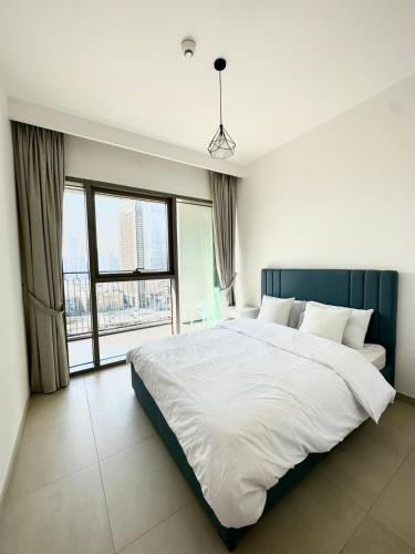 Luxury Apartment Downtown Dubai Mall Burj Khalifa View free Netflix & Prime Video - image 10