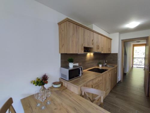 Kitchen, Hojsova Straz Brcalnik Apartman Hannzi in Hojsova Stráž