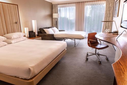 Hilton London Heathrow Airport Terminal 5 - image 34