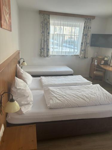 Sleeps 3