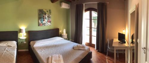 Villa Borgo del Silenzio with private pool, 5 apartments