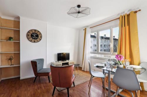 Chic and spacious apart with parking - Location saisonnière - Sartrouville