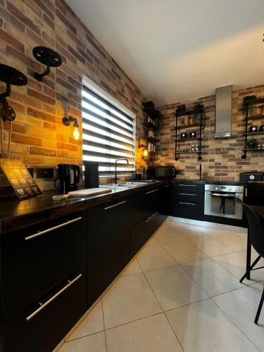 廚房, Trendy Seaside Escape 2 Bedroom Penthouse in 馬爾薩斯卡拉