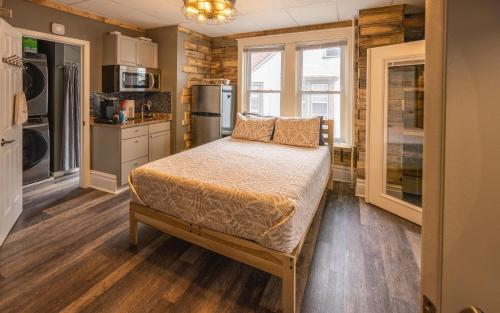 Rustic Riverfront Retreat in Harrisburg, USA
