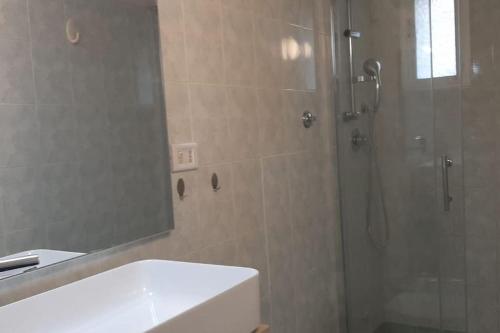 Caterina Apt San Lorenzo 2camere, Roma (foto 4)